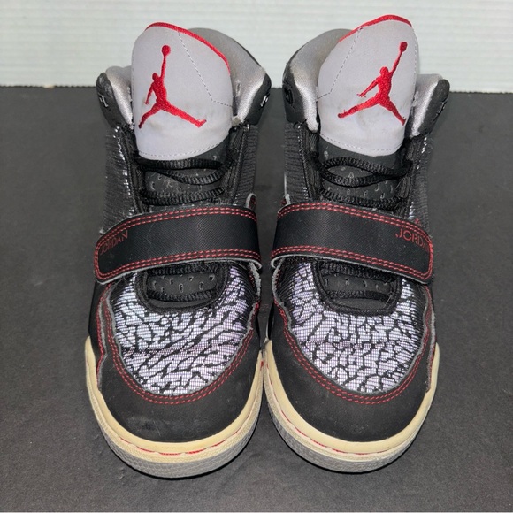 Jordan Nike Hi Top Basketball Sneakers Boys 4Y #602662-004 Black & Gray W/red - Picture 2 of 11